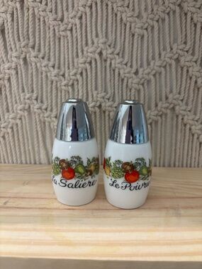 Vintage salt & pepper shakers "Spice of Life" produced by Gemco Ware for Corning